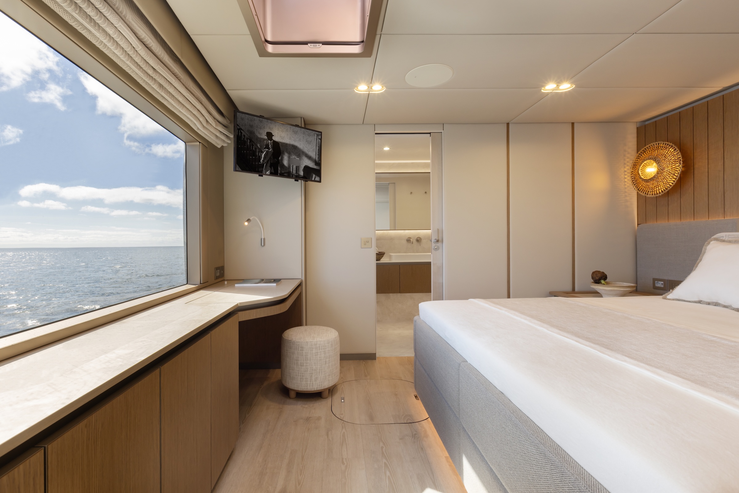 Guest suite on 100 Sunreef Power