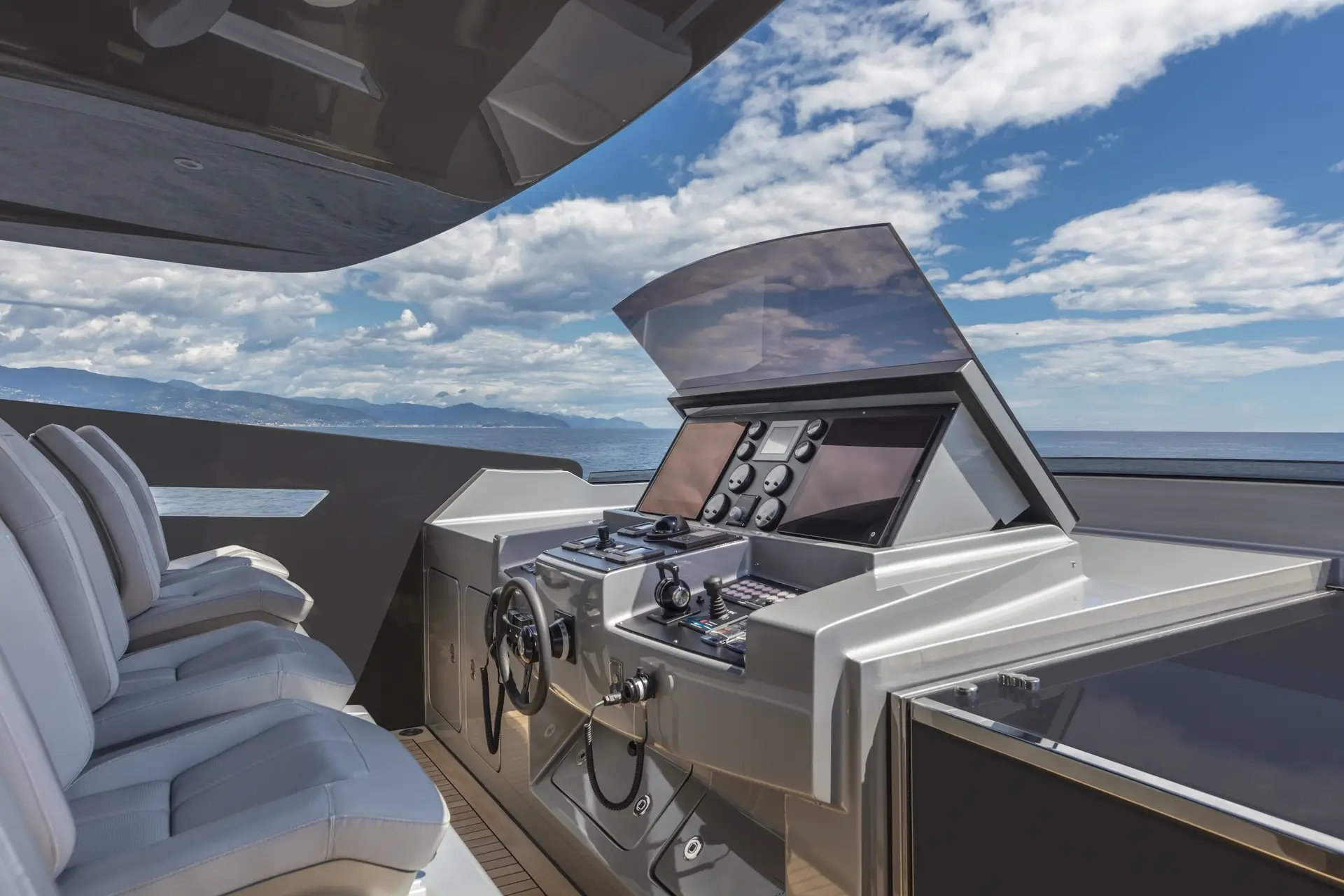 Flybridge helm station on the Pershing 140