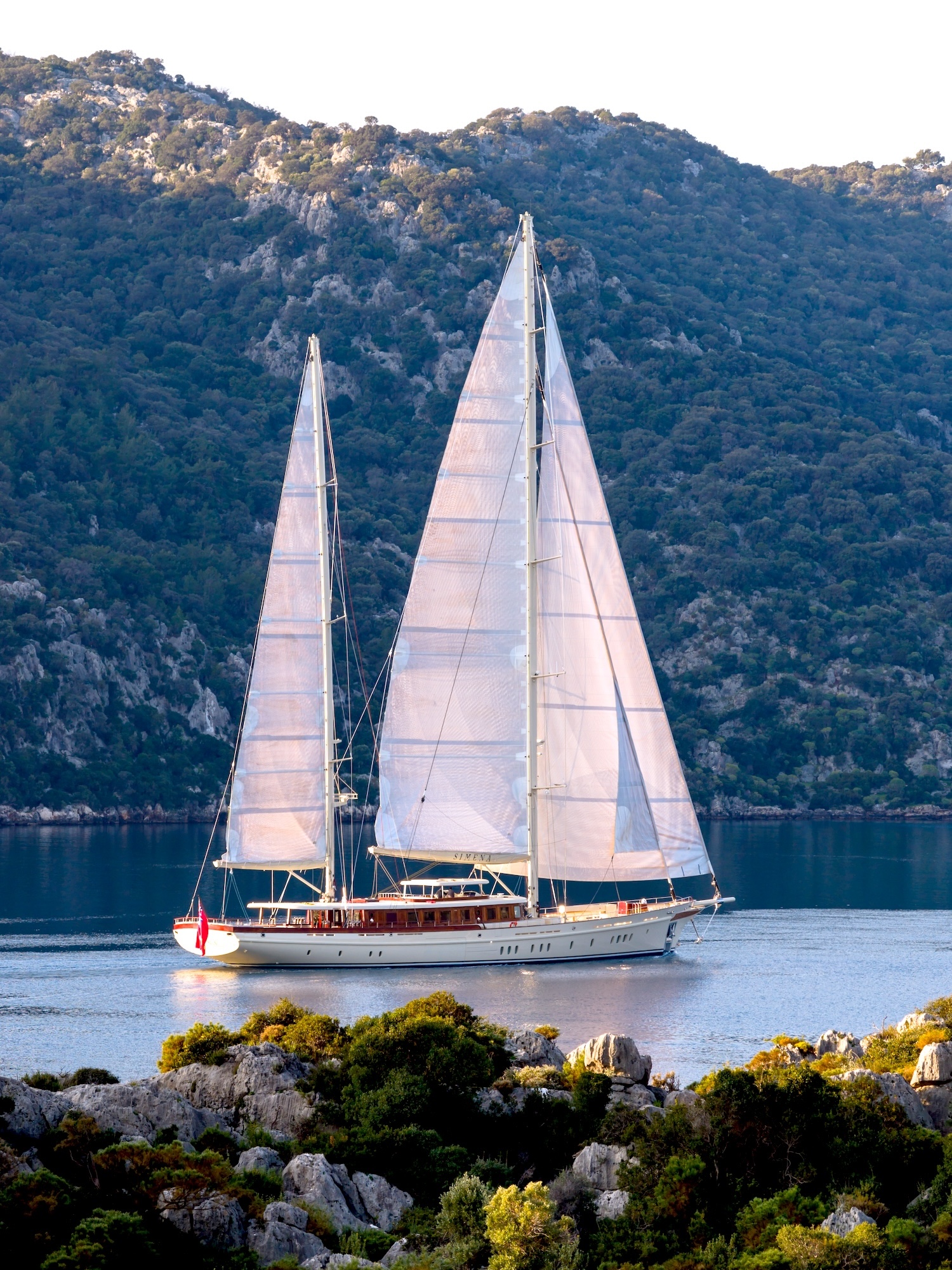 ARES Simena underway, vertical composition showing the hull at speed