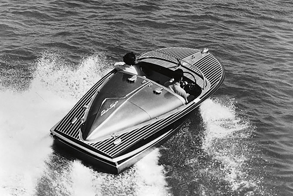 Chris-Craft postwar expansion to 139 models and first fiberglass boat