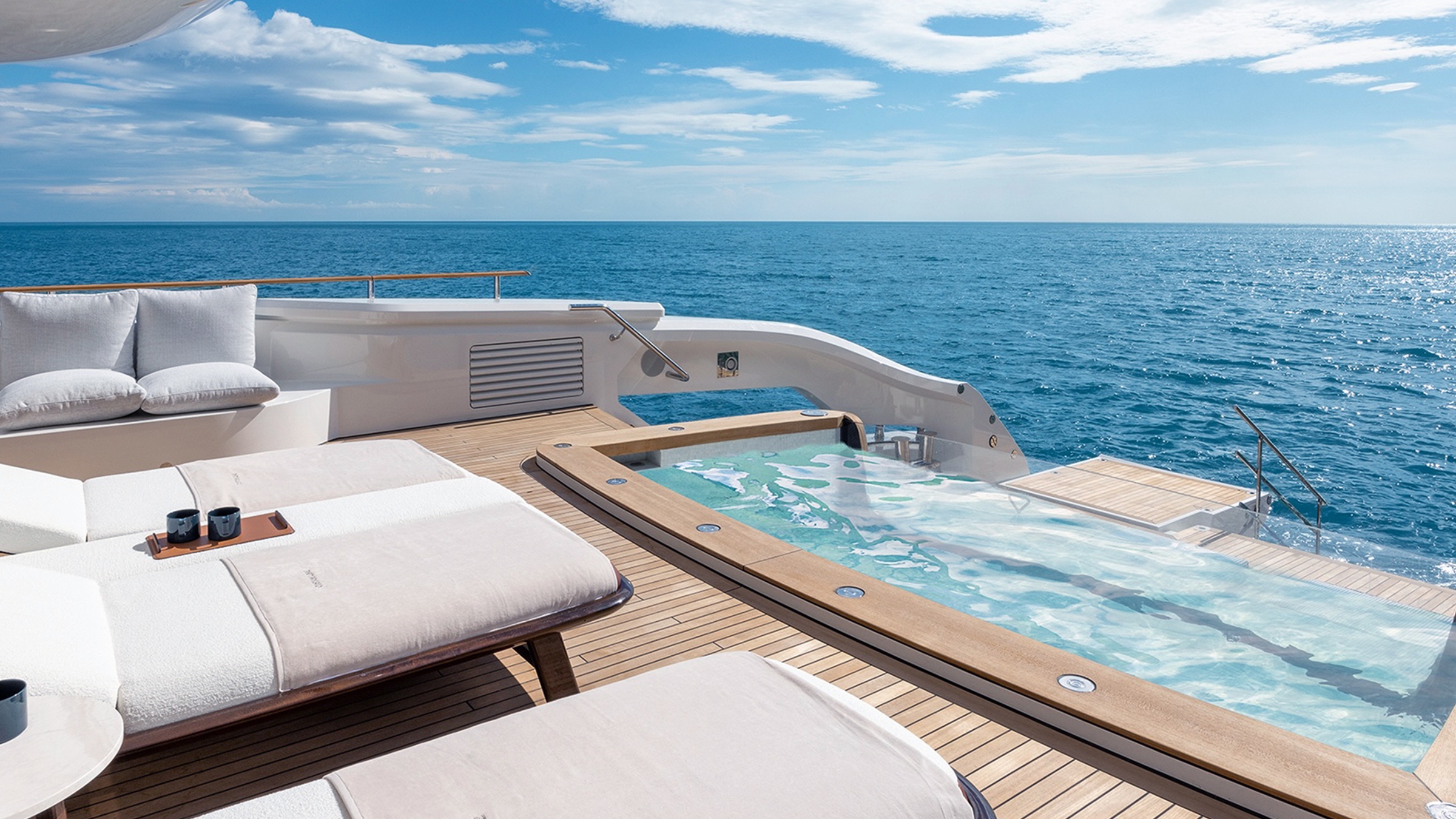 Aft solarium with a jacuzzi at sea level